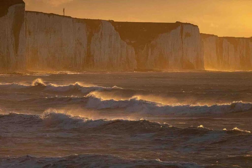 Pleine Face Mer Et Plage Ault Exterior foto